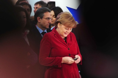 Merkel, bakanının istifa kararını CEBIT'te SMS'le 