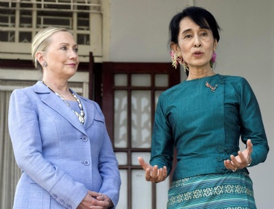 Clinton, Suu Kyi ile görüştü