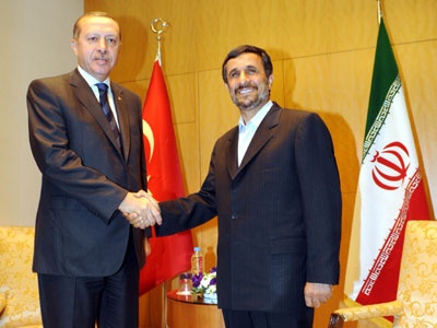 Erdoğan, Ahmedinejad'la bir araya geldi