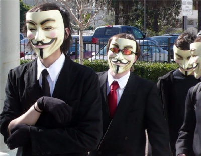 Anonymous, İspanyol polisini hedef aldı