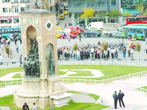 Taksim'de buzda dans yapılacak