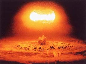 İlk atom bombası nasıl patlatıldı? (Video Haber)