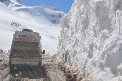 Bahçesaray yolu açıldı 