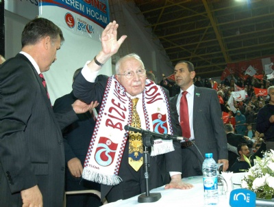 Necmettin Erbakan yine hastanede