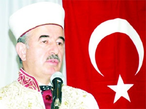 Sözlükle tefsir, baltayla saat tamirine benzer