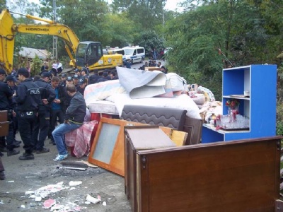 Boztepe Mahallesi'ndeki gecekondular yıkılıyor 