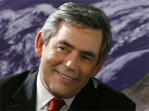 Gordon Brown hedef tahtasında