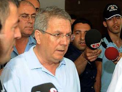 Çıksın Aziz Yıldırım'ı Vefa Küçük savunsun