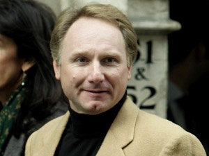 Dan Brown bu kez  masonların peşinde