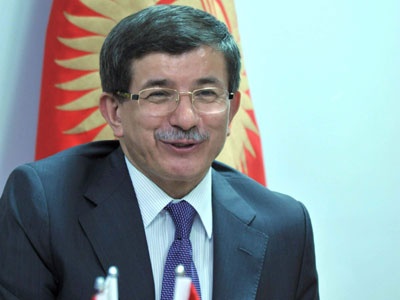 Davutoğlu'na kırmızı halı