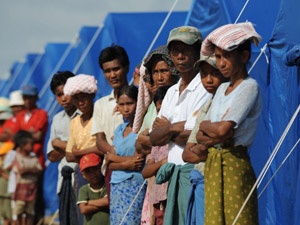 Ban ki-Moon baskı  için Myanmar'da