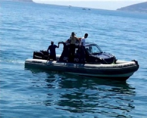 Polis yine denizde cephane aradı