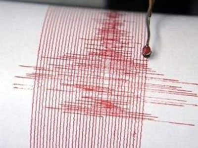 İzmir'de 5.0 büyüklüğünde deprem meydana geldi