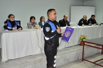 Toplum Destekli Polis'ten "güvenli hayat" konferan