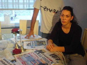 İki Türk gözaltında dört Türk aranıyor
