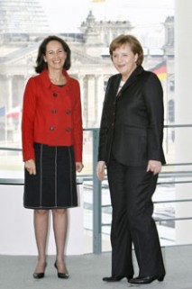 Royal ile Merkel Berlin'de buluştu