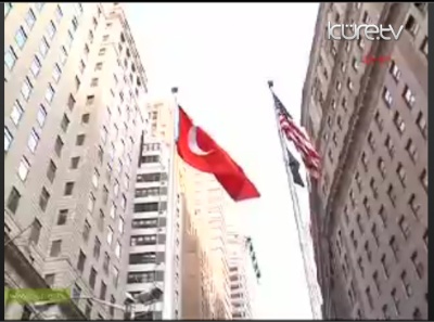 Türk bayrağı New York'ta göndere çekildi(Video)