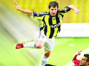 Emre taraftarla tartıştı