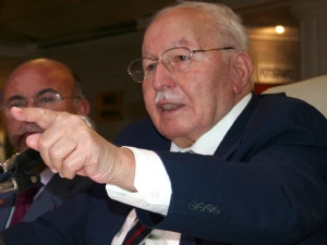 Erbakan Almanya'da mahsur kaldı