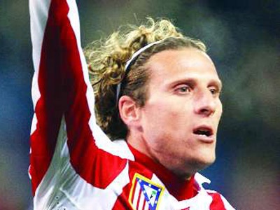 Flores gelirse Forlan yok