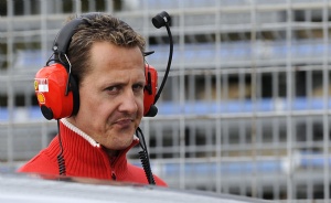Schumacher yarışmaktan vazgeçti