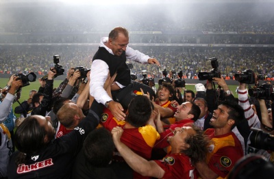 Terim: Şampiyonluk anamızın ak sütü gibi helal