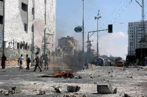 İsrail yine sivilleri vurdu: 30 ölü