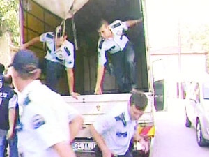 Hacıhüsrev'e kamyon  kasasında operasyon