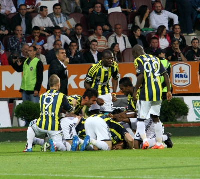 Fenerbahçe şampiyonluğa çok yakın 