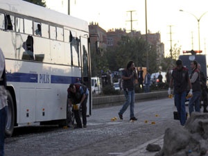 Hain saldırıda polis otosuna 90 kurşun 