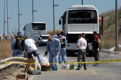 İstanbul bomb rocks bus carrying soldiers, 5 dead