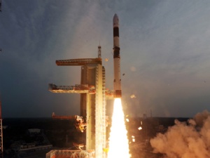 Çin tek taşıyıcı roketle iki uydu fırlattı