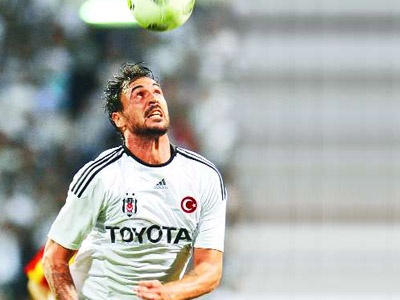 Hugo Almeida'nın tapusu alınıyor