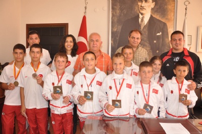 Başarılı judoculardan Başkan Dalgıç'a ziyaret 