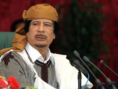 Kaddafi'ye 'çekil ve  demokratik sürecin önünü aç'
