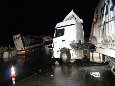 Erzincan'da trafik kazası: 4 ölü