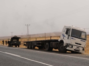 Askerî araç TIR'la çarpıştı: 10 asker yaralı