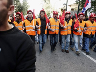 Komşuda grev ve protesto tam gaz