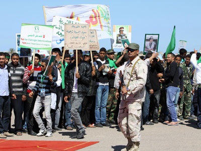 Libya'da muhalifler silah istiyor