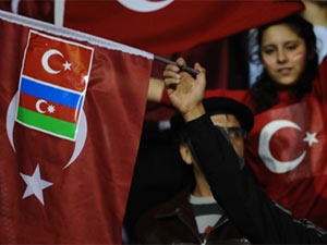 Tarihi maça dostluk damgasını vurdu