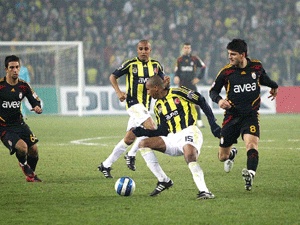 Galatasaray- Fenerbahçe maçı saat 20.00'de