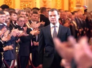 Medvedev, göreve başladı