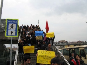 Metrobüs zammı protesto edildi   