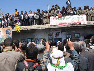 Öcalan'ın evine akın ettiler