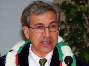 Orhan Pamuk'a fahri doktora