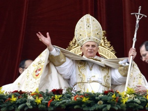 Papa fakirleri ziyaret etti