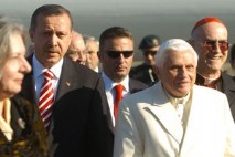 Pope gives Turkey's EU bid his support