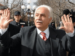 Perinçek, 'Ergenekon'a üyelik' iddiasıyla gözaltın