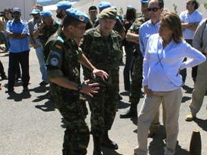 Hamile Savunma  Bakanı Lübnan'da