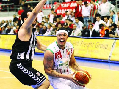 Pınar Karşıyaka Beşiktaş'ı yıktı